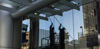 Things to Consider When Choosing a Window Cleaning Company window cleaning companies